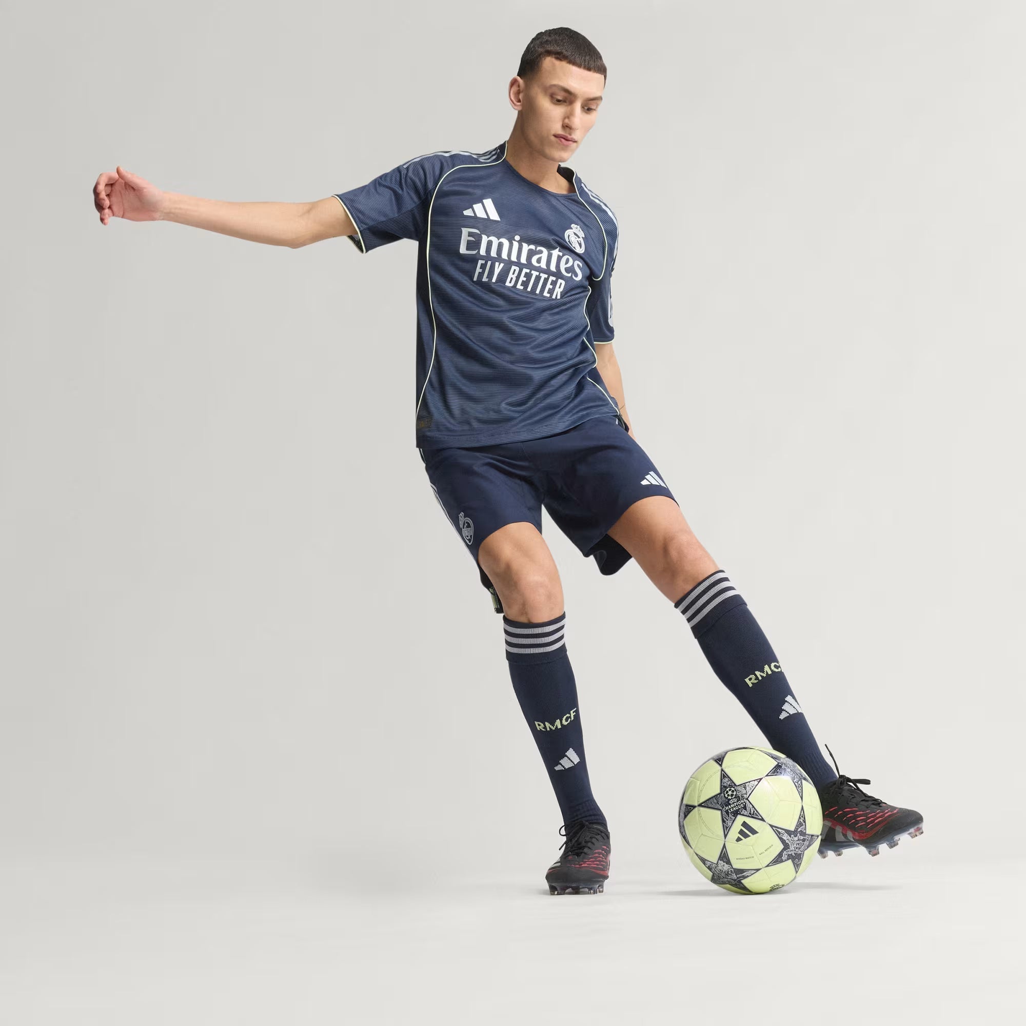 Jersey Real Madrid 2025/26 Away - Player Version