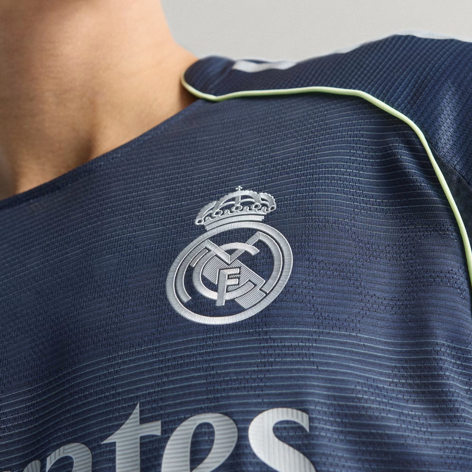 Jersey Real Madrid 2025/26 Away - Player Version